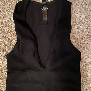 Deep V-neck crop